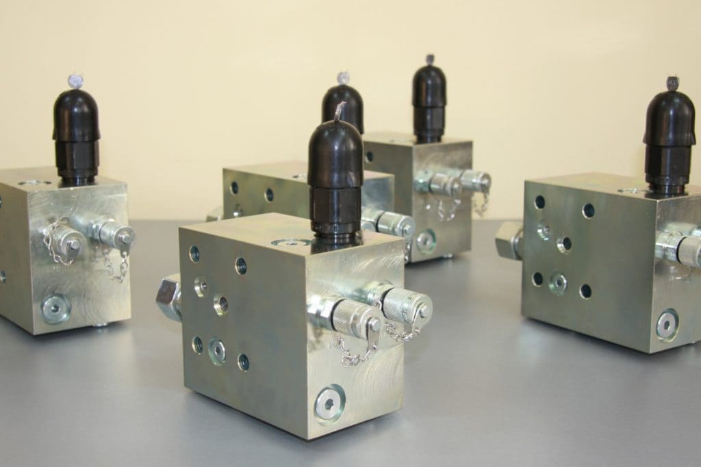 Valve blocks for cylinder, RDL design and manufacture based on the provided pattern along with modernization (replacement of unproduced components with new solutions) _RDL Hydraulics