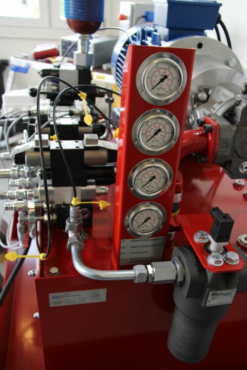 zasilacz hydrauliczny rdl bazie elementow safety 2 500x750 - Hydraulic power units